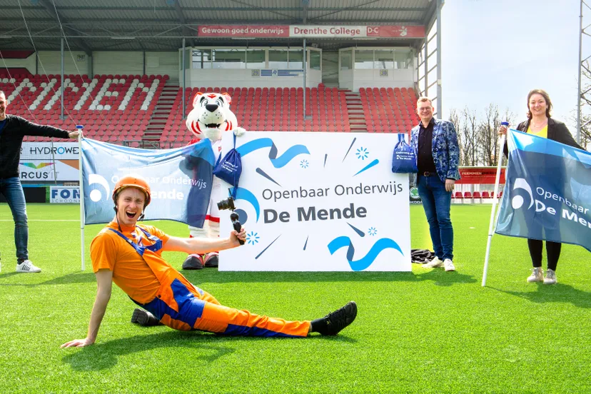 bekendmaking-de-mende-persfoto-onder-embargo-tot-21-april-12-uur-89-mb