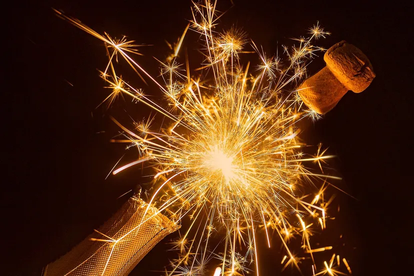 emmen-postcodeloterij-prijzen-winnaars-champagne-pixabay