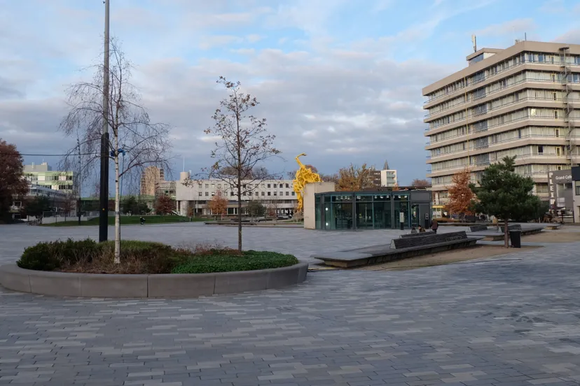 emmen-raadhuisplein-1