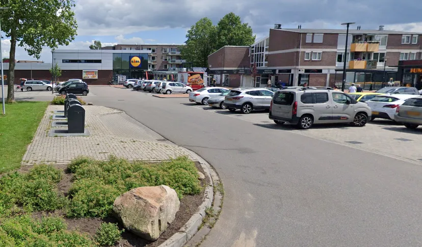 emmen-rietlanden-winkelcentrum-valkenveld-minimilieustraat