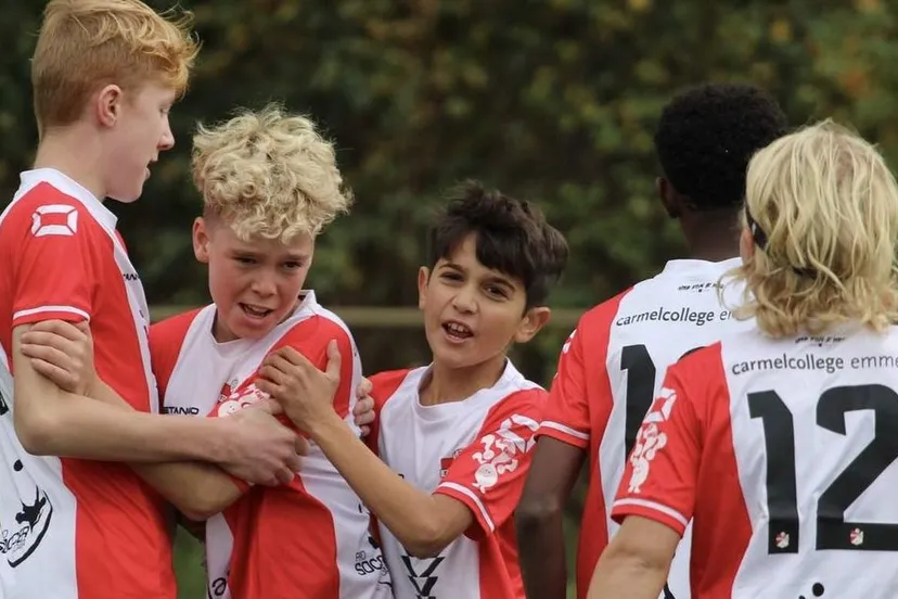 fc-emmen-en-carmelcollege-trappen-af-voor-vrouwenvoetbal