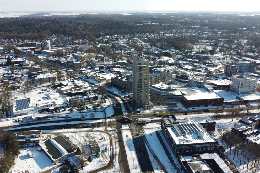 hondsrugtoren-emmen-bij-sneeuw-henk-reinders