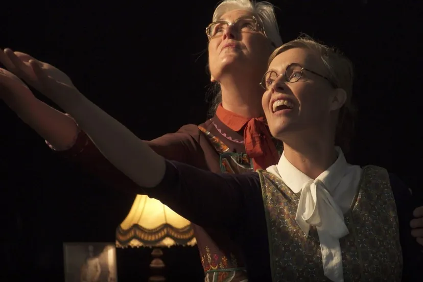 hoo-tamboer-schrijven-aan-een-dode-theater-na-de-dam-2024