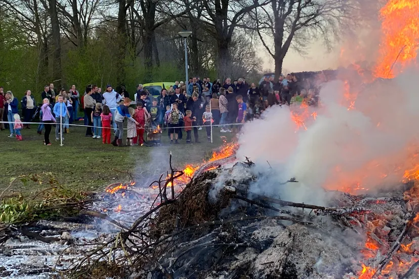 hooghalen-dorpsbelangen-paasvuur1