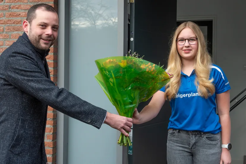 huldiging-zwemster-esmee-van-der-tuuk