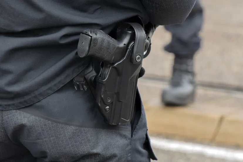 istock-politie-vuurwapen