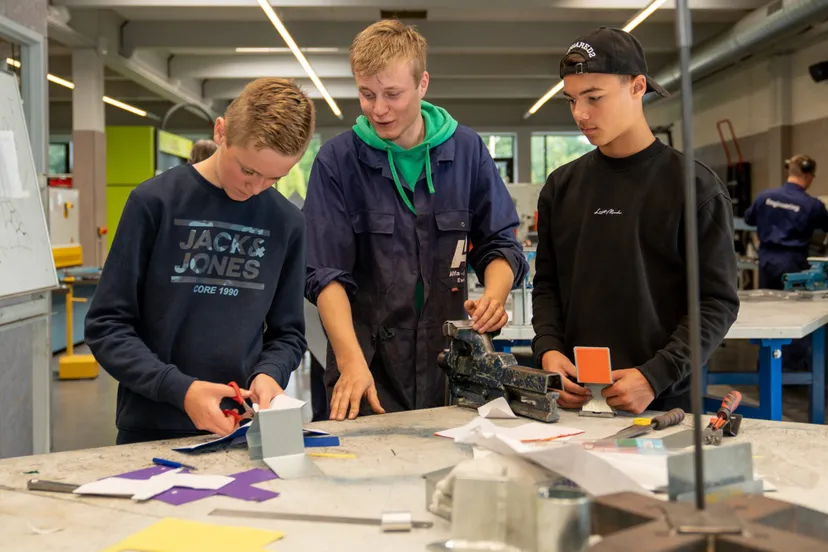 leerlingen-stad-en-esch-beleven-techniek-experience-werktuigbouwkunde-scaled