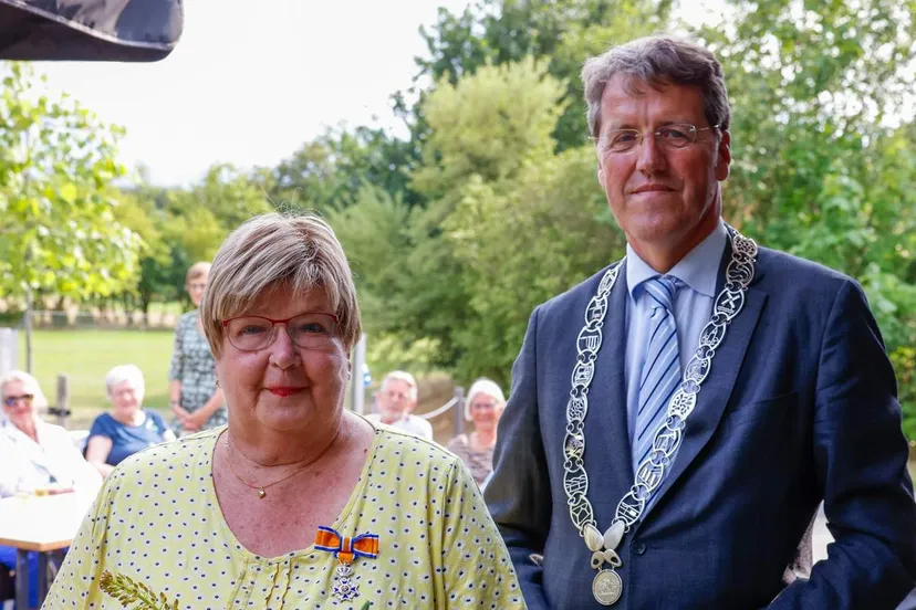 lintje-voor-mevrouw-ineke-van-den-berg-weessies