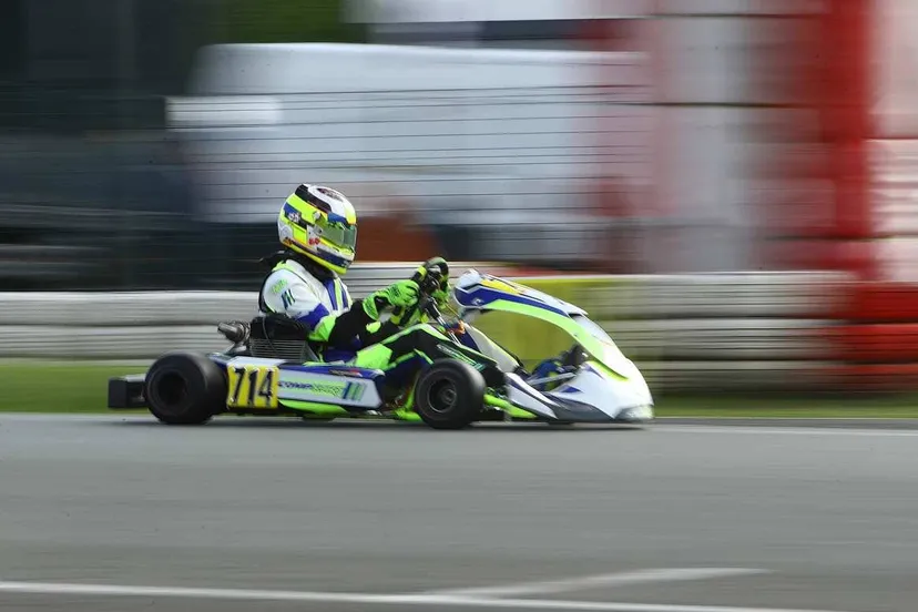 mick-blankespoor-scheurt-naar-zege-in-frankrijk