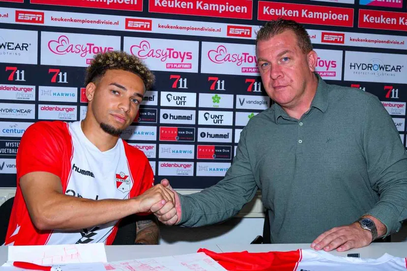 persbericht-fc-emmen-legt-buitenspeler-jalen-hawkins-vast
