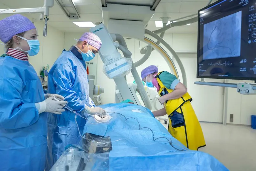 Hartinterventiecentrum onderzoek bij patient