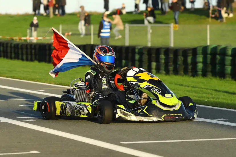 Jurr Drent Kampioen NXT ererode met Nederlandse vlag