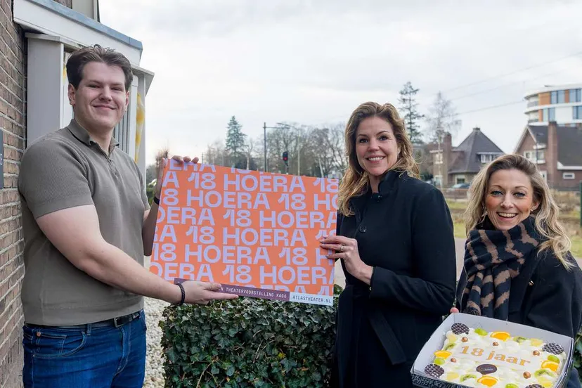 20260121-113721-Overhandiging-cheque-door-Richard-Broekhuijzen