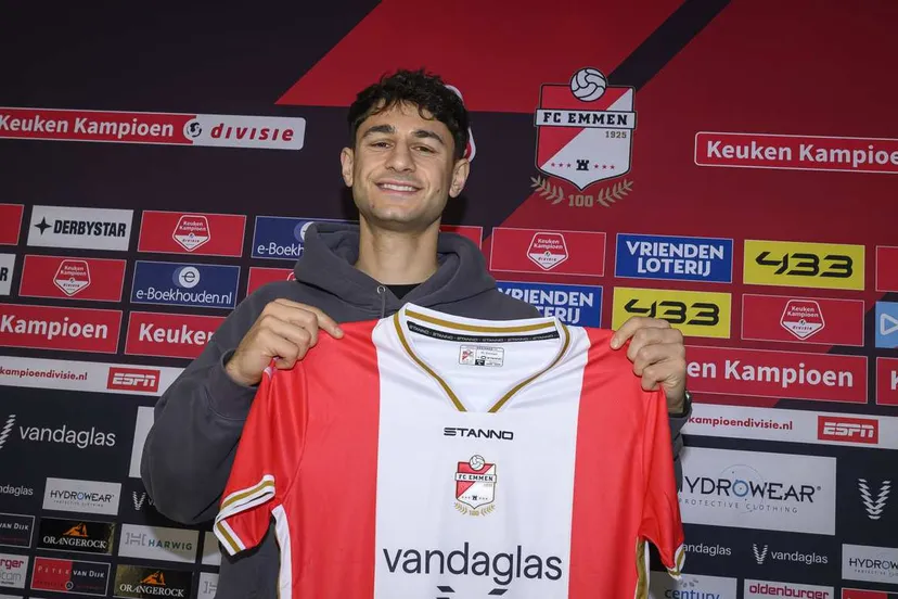 PERSBERICHT FC Emmen versterkt zich met Alessandro Hojabrpour - foto Cor Lasker
