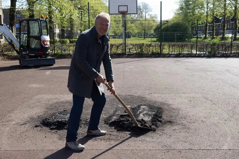 04 20 Start bouw Cruyff Court