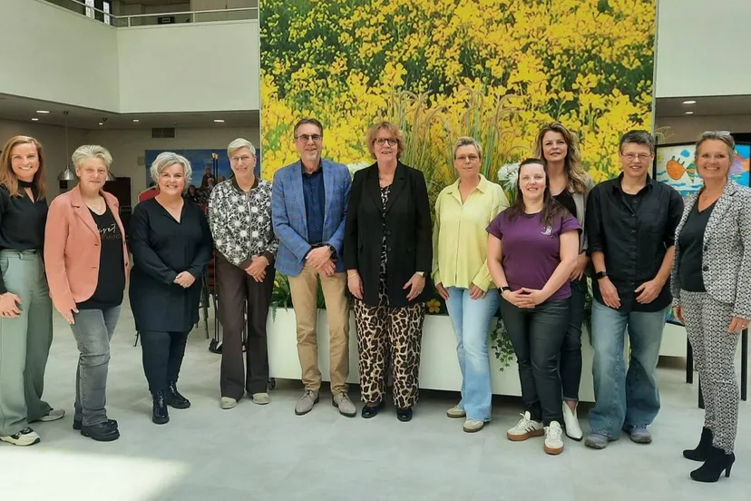 Groepsfoto Onderwijs en zorg werken samen aan competentiegericht leren