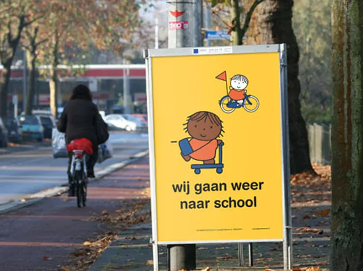 wij gaan weer naar school driehoekbord sq