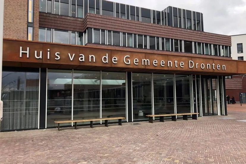 huis van de gemeente gem dronten