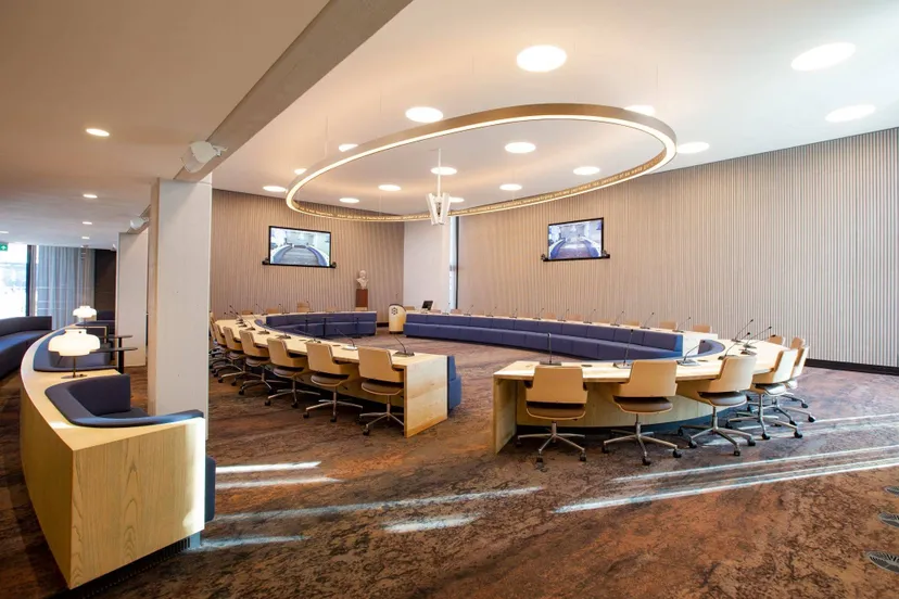 huis van de gemeente raadzaal gem dronten