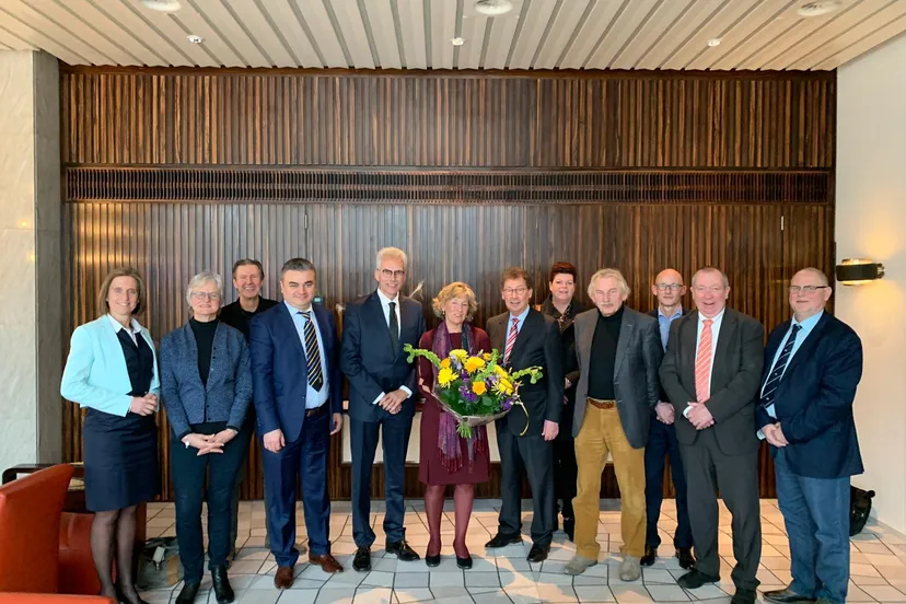 109d3746 cea3 4825 865d d3234f3bbd8c