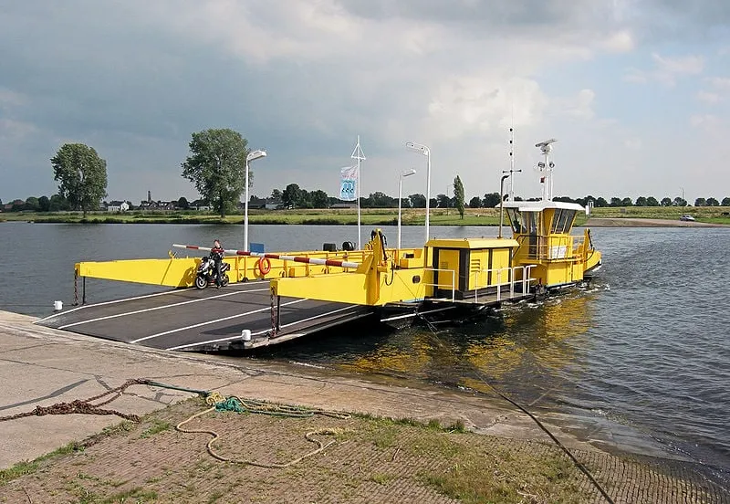 800px oijen veerpont rasbak cc by sa 30