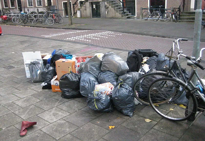800px vuilnis amsterdam public domain user lijjccoo