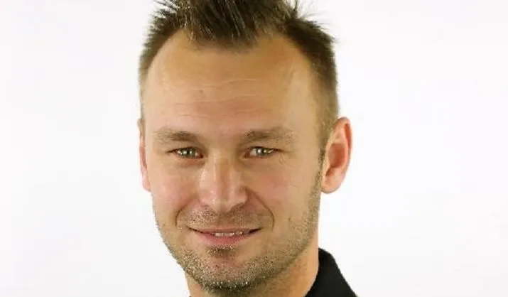 9a7afrl7 e1491929226978