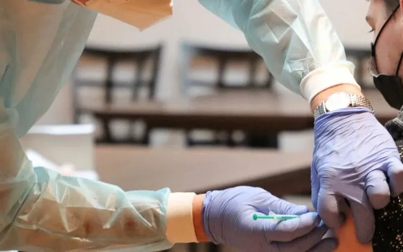 dorot schenk via pixabay vaccination 5884515 1280 915x518 1