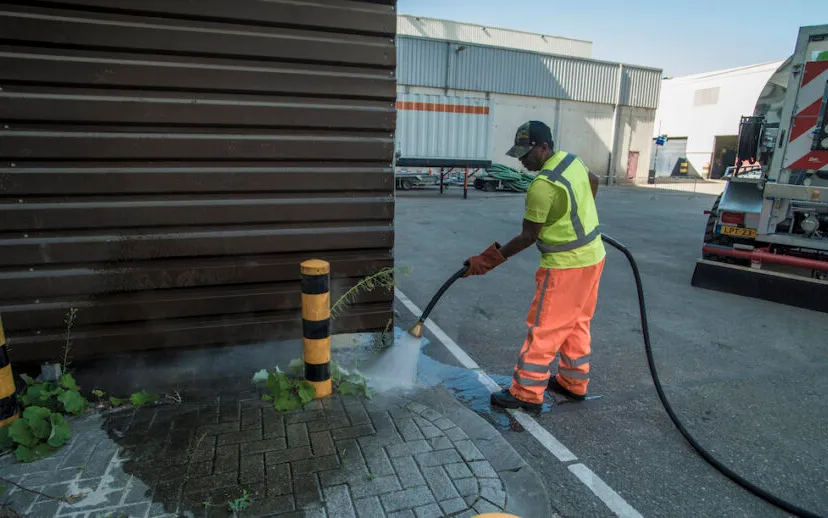 duurzame onkruidbeheersing met waterknaller 1 915x518 1