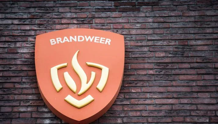 grote brand in landbouwloods dreumel 715x408
