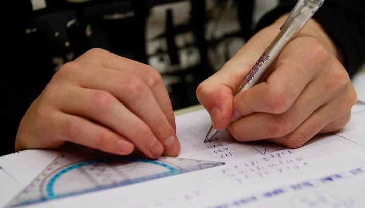 hema waarschuwt voor drukfout geodriehoek 715x408