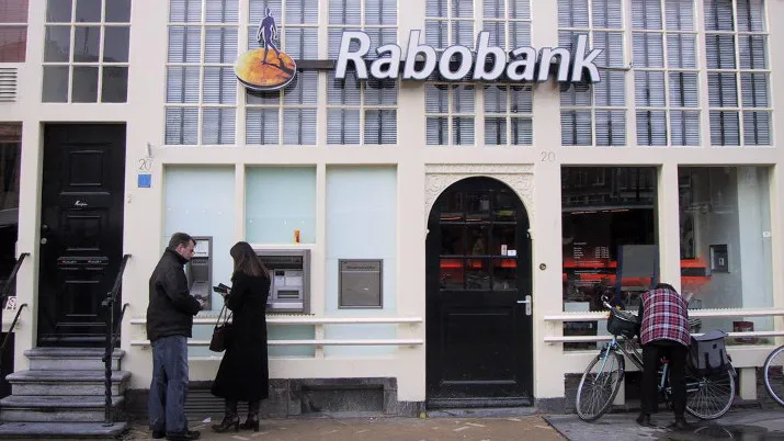 hq rabobank bank pinnen geld cc by sa 30 715x402 715x402