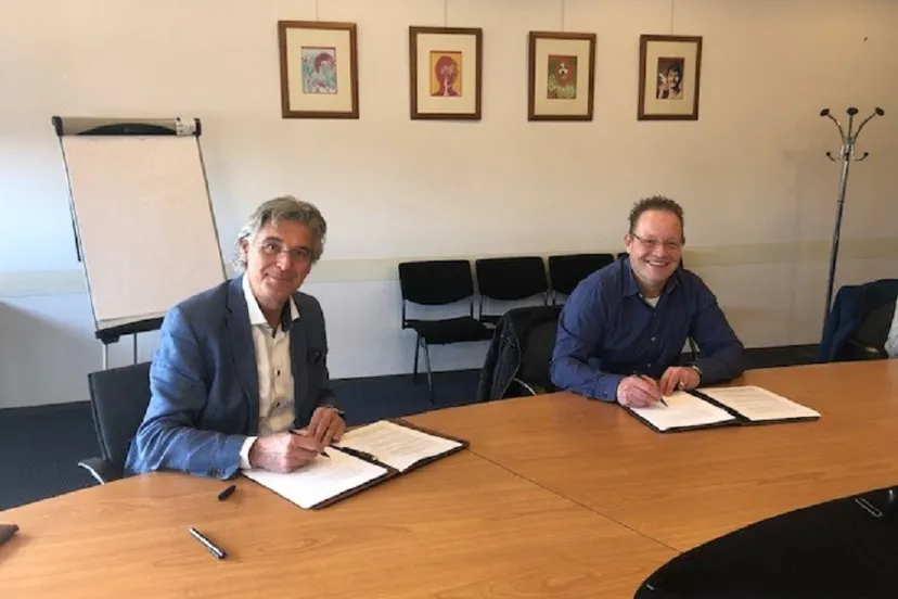 ondertekening verkoop kavel westerhout zuid