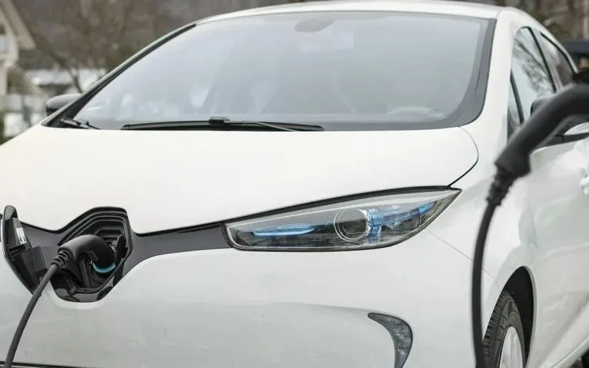 opladen elektrische auto 915x518 1