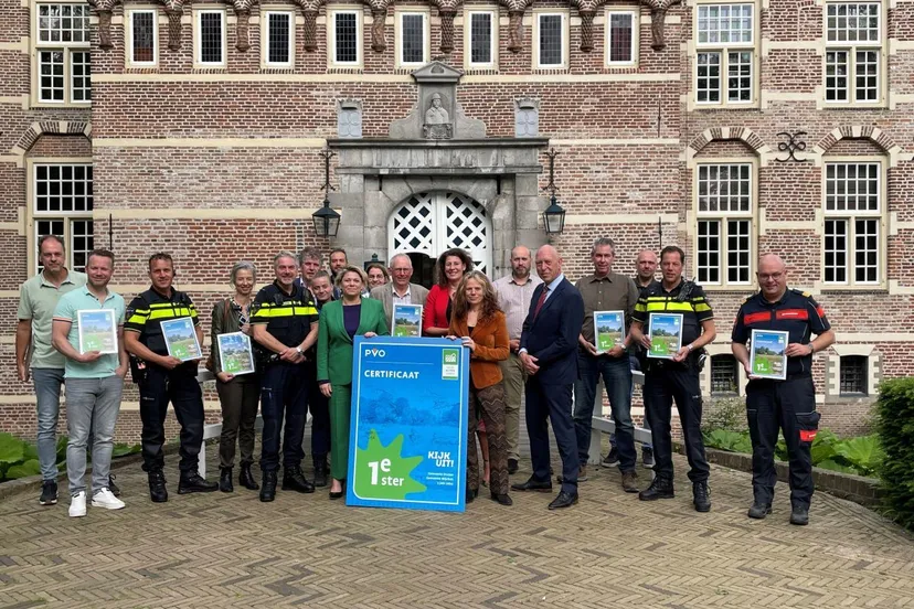 pers ondertekening certificaat veilig buitengebied gemeenten druten en wijchen