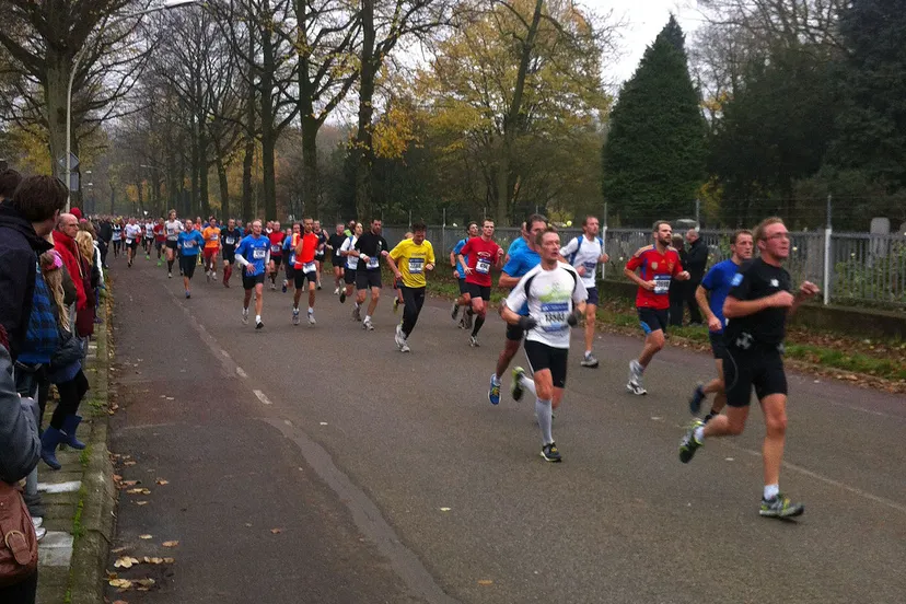 runners during the 2013 zevenheuvelenloop