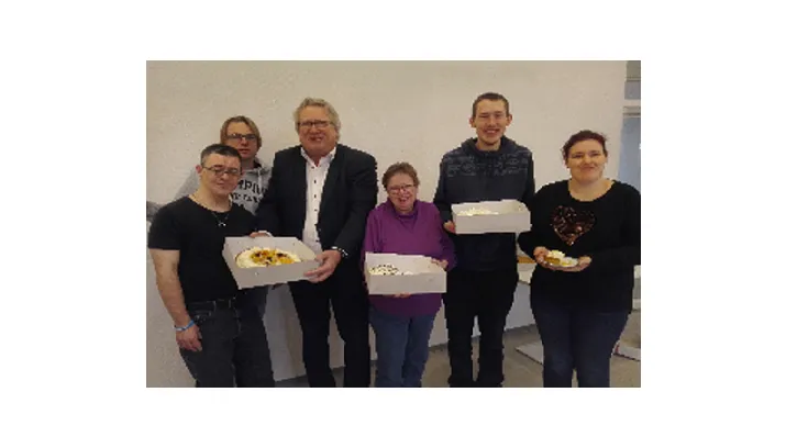 uitdelen vlaaien bij s heerenloo