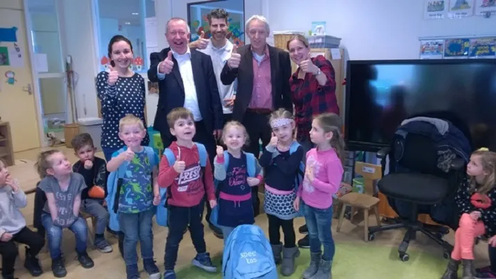 uitreiking door wethouders sport en onderwijs