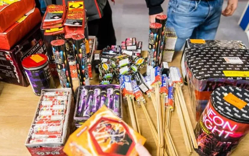 waak voor harde wind bij afsteken vuurwerk 715x408 915x518