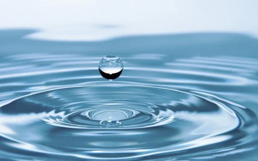 waterdruppel romy michaud pixabay 915x518 1