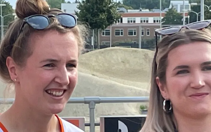 zusjes smulders cizo scaled e1685960882317 915x518 1