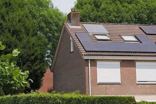 header-zonnepanelen.538x358