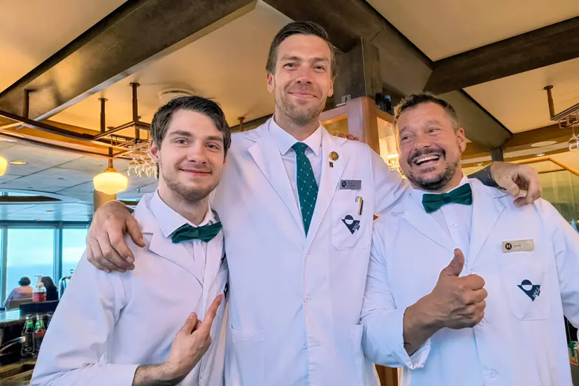 Tre glade bartendere