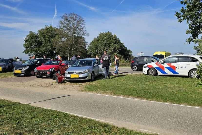 aanrijding met 4 voertuigen n224