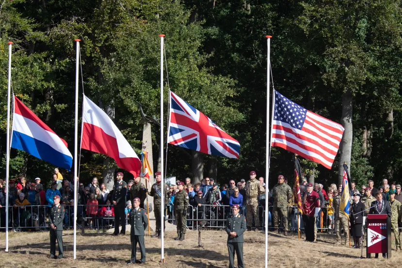 airborne monument 2022 herdenking foto albert willemsen