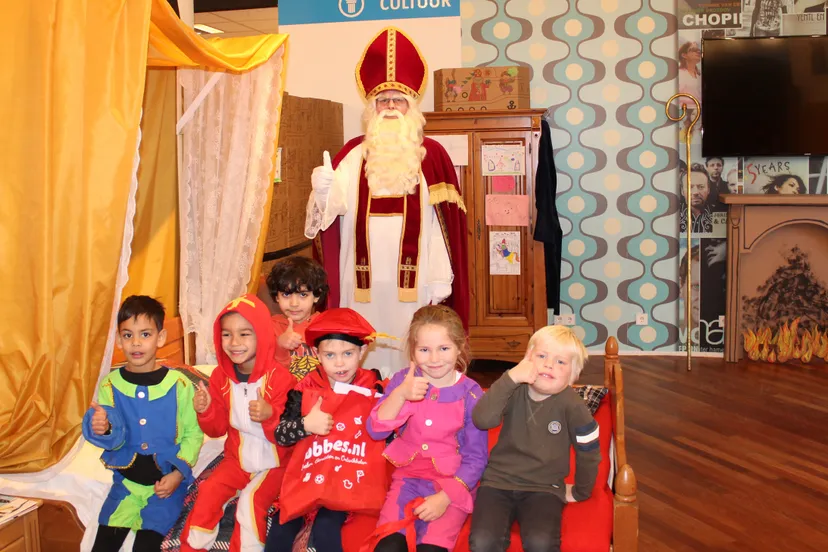 bij sinterklaas op bezoek