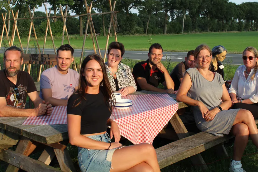 buurtbewoners het hoefje lunteren