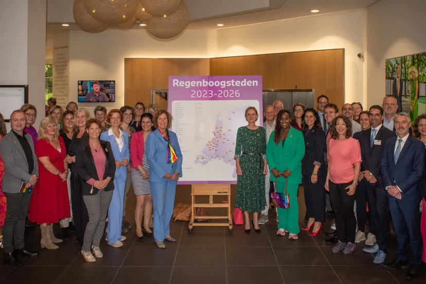 groepsfoto wethouders regenboogprogramma 2023 2026 1