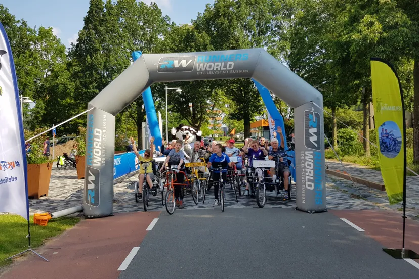 persfoto toetocht aangepast fietsen