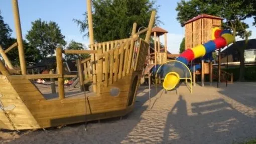 126f9e53 8136 4a3e 8632 9118a5ac515a